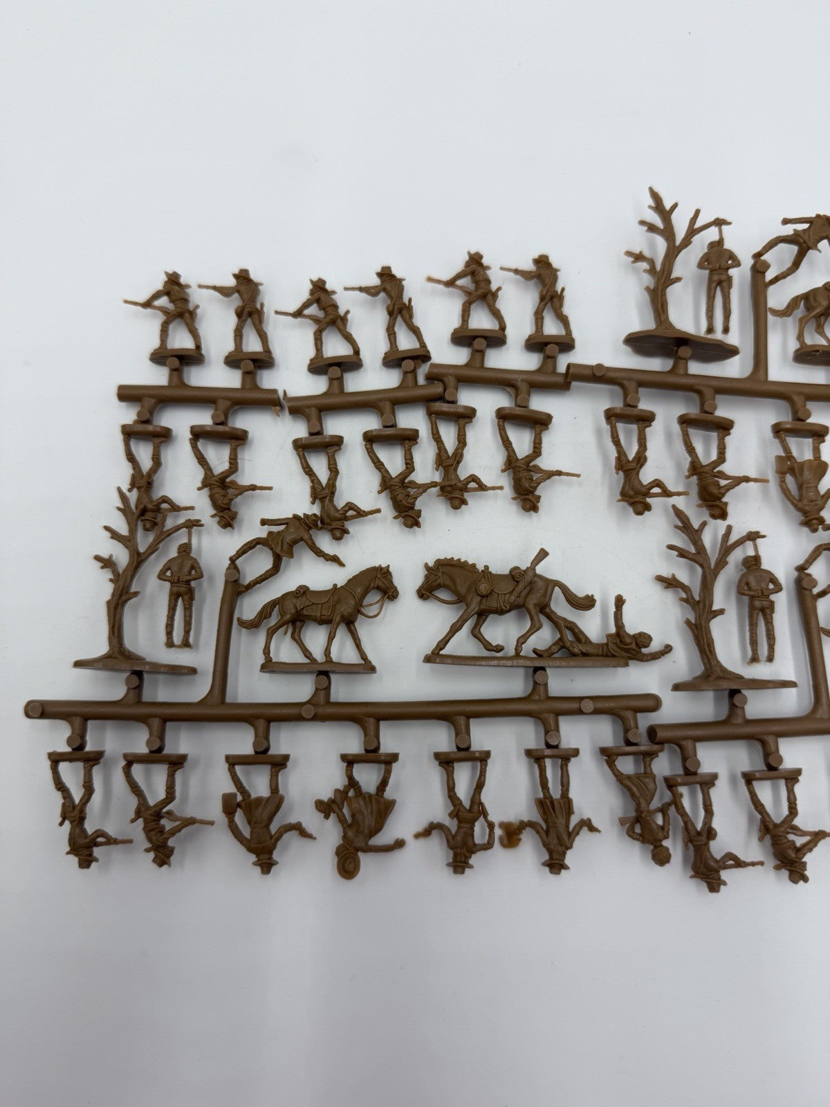 Atlantic of Italy 1109 & 1114 Outlaws & Sheriffs & Sioux-Toro Seduto Scale ho