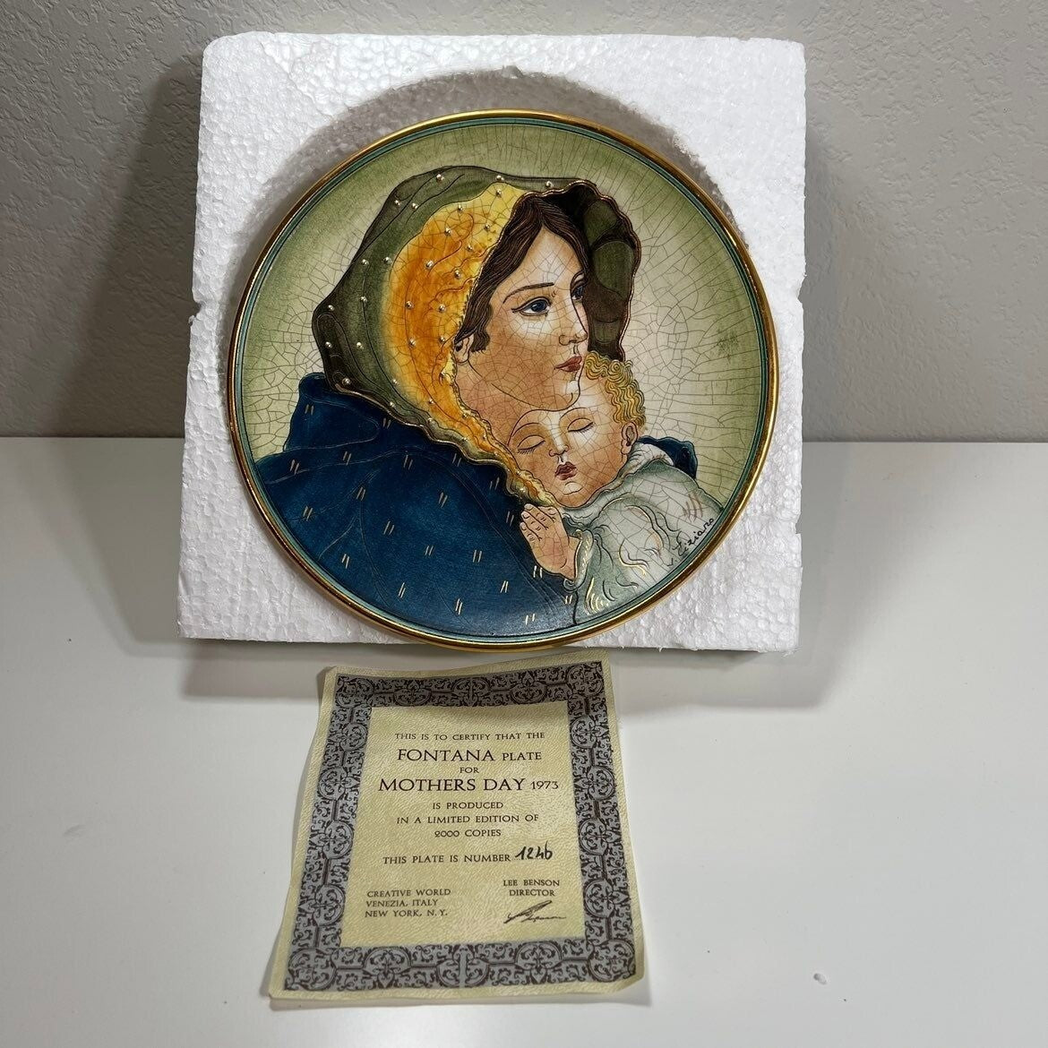 Fontana Plate Mother's Day 1973 8.5" Mother and Child Collector Plate Italy