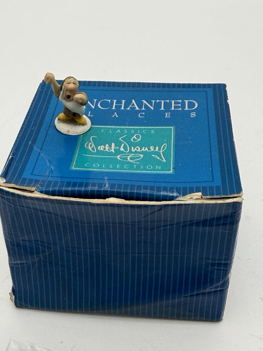 WDCC Enchanted Places Sleepy Dwarf Miniature Disney's Snow White Box Figurine