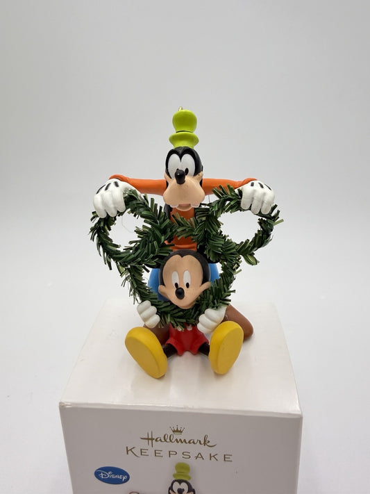 Hallmark Keepsake Decking The Halls Disney Mickey & Goofy Ornament