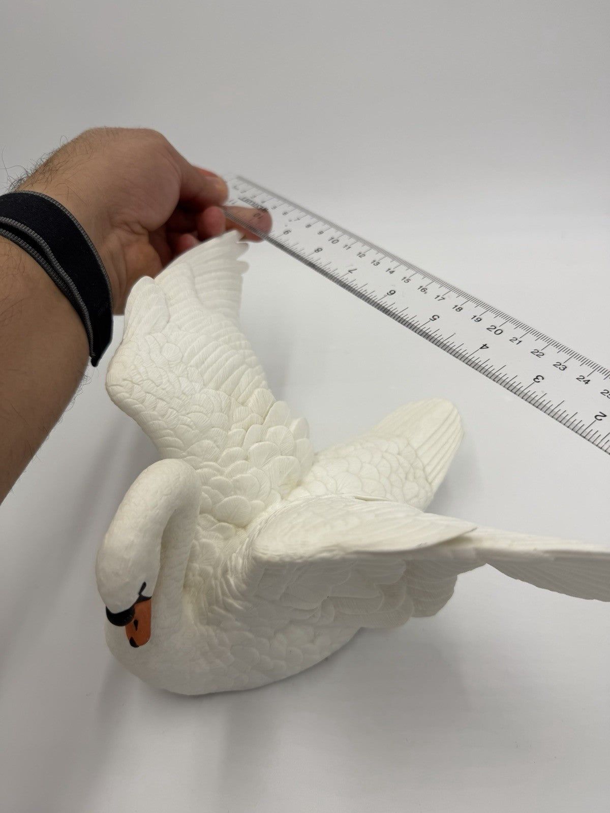 Lenox Fine Porcelain The Magestic Swan White Signed Figurine 5”Hx 10”Wx7”L Rare