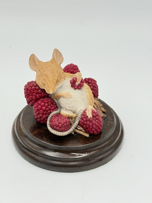 Country Artists England Mouse Berries Figurine 1990 Wooden Base Rare