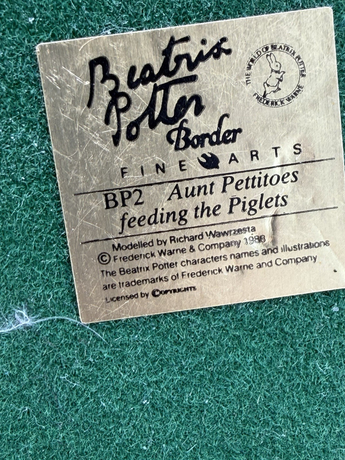 Border Arts Scotland Beatrix Potter Aunt Pettitoes Feeding the Piglets Figurine
