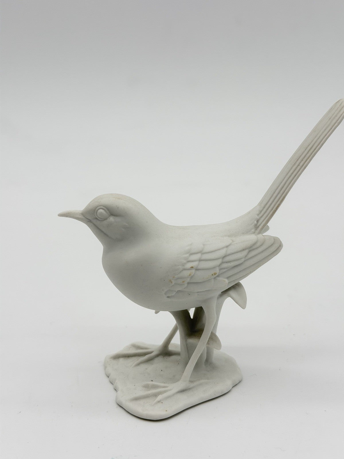 Rare Kaiser porcelain Germany Wagtail White Bisque Bird Figurine 3”H Vintage