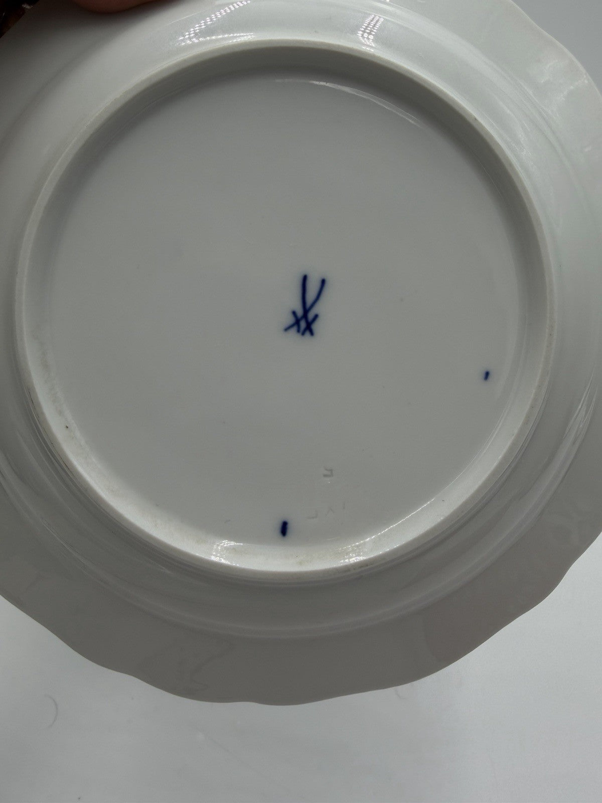 Antique Meissen Porcelain Blue Onion Teapot & Saucer Pot Germany Flower Lid