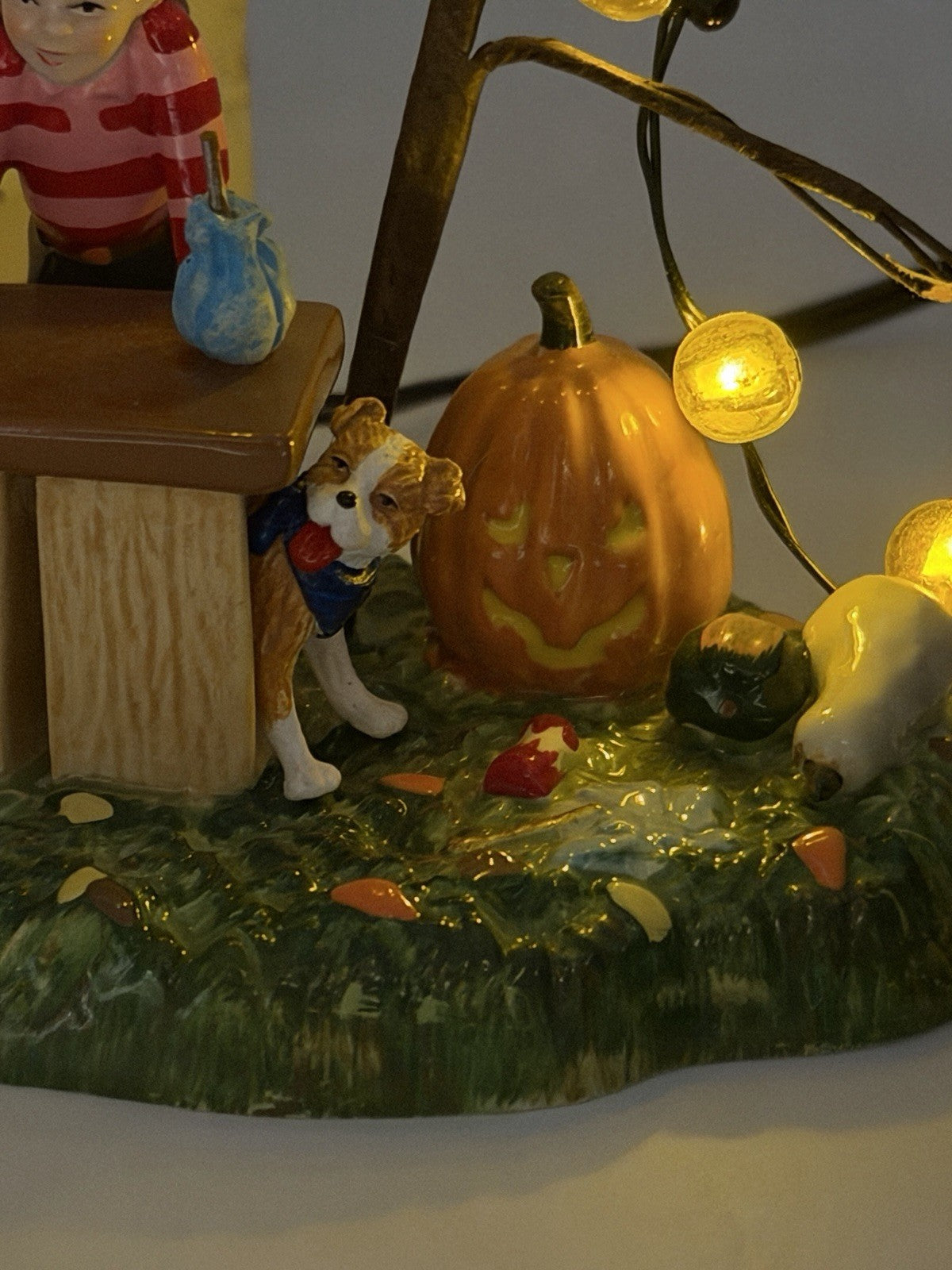 Department 56 Snow Village Caramel Apple Stand Halloween Fall Autumn Lights Up