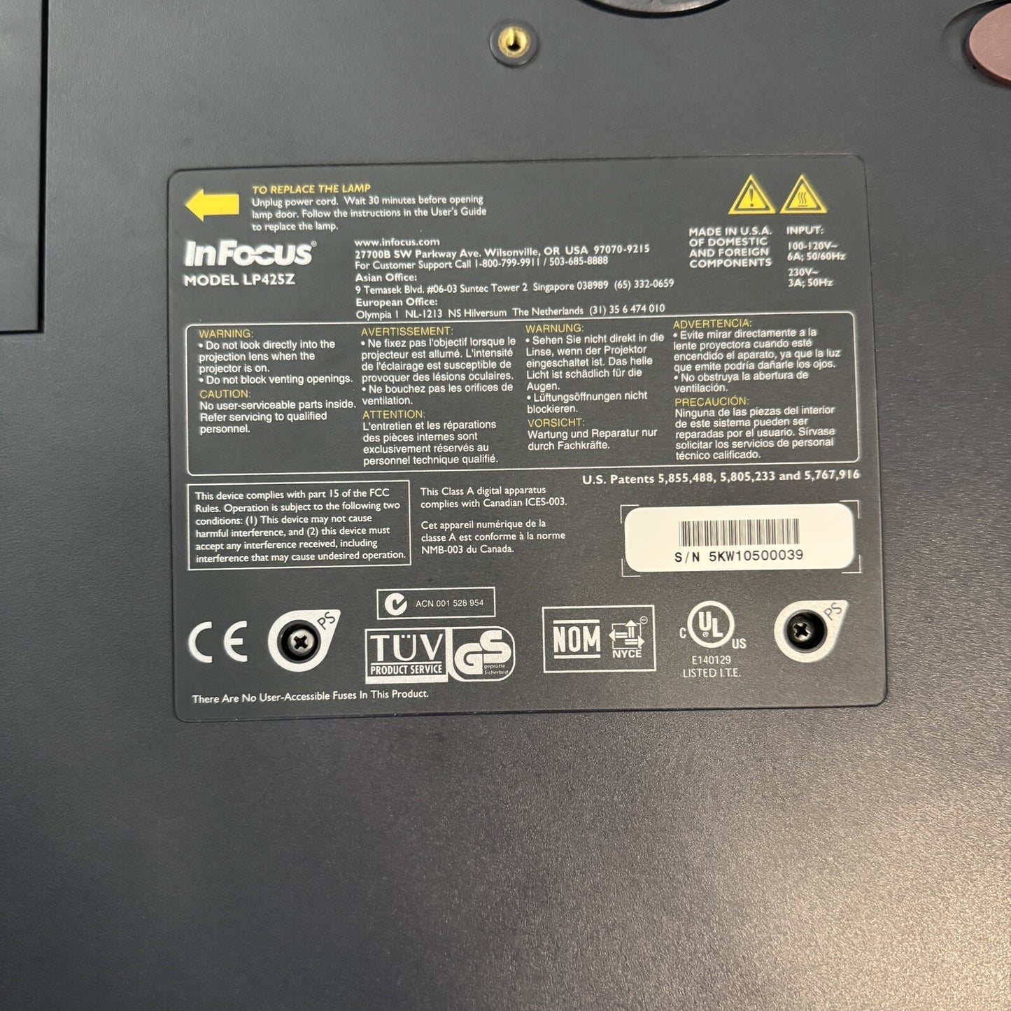 InFocus LP425Z Digital Video Projector Portable Carrying Case Working