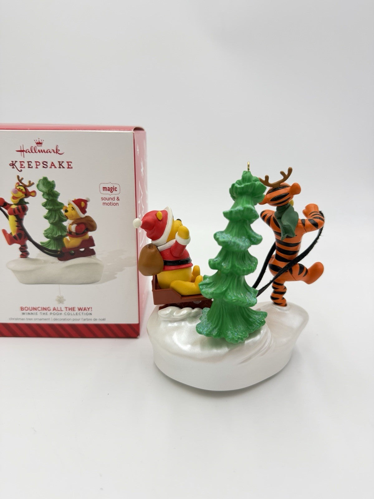 Hallmark Winnie The Pooh Magic BOUNCING ALL THE WAY Christmas Animated Ornament