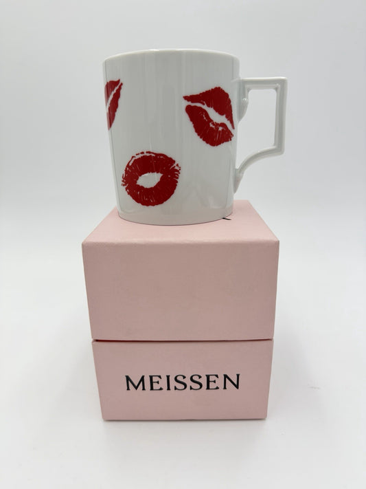 New Meissen Porcelain Germany Berlin Kisses Coffee Mug 3.5”H Box