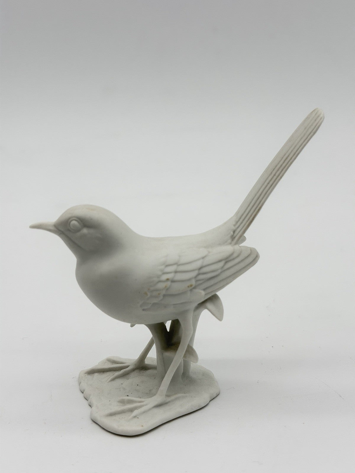 Rare Kaiser porcelain Germany Wagtail White Bisque Bird Figurine 3”H Vintage