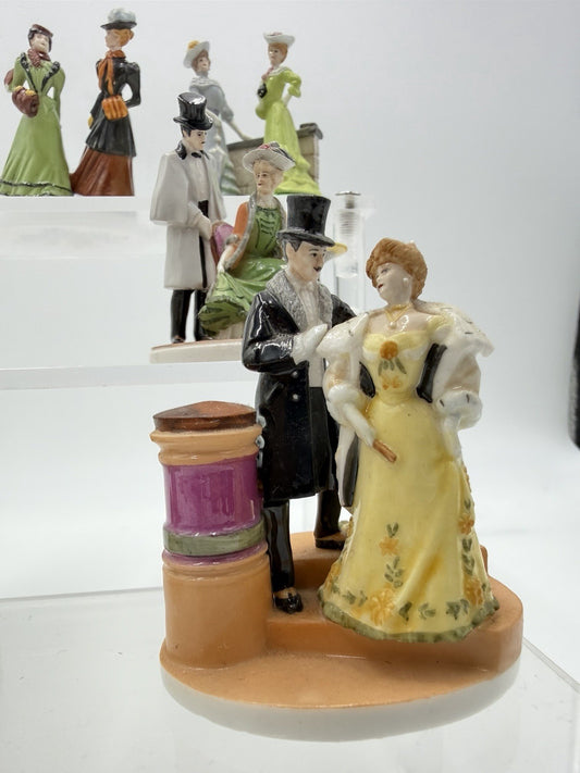 Franklin Mint Fashionable Parisiennes Porcelain Miniature Figurines 11