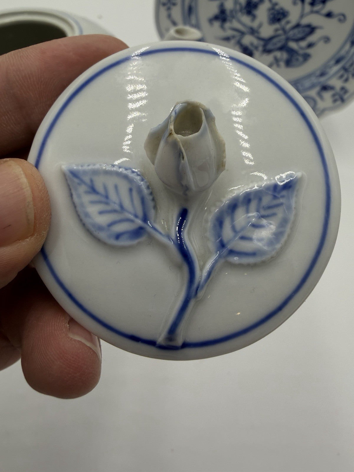 Antique Meissen Porcelain Blue Onion Teapot & Saucer Pot Germany Flower Lid