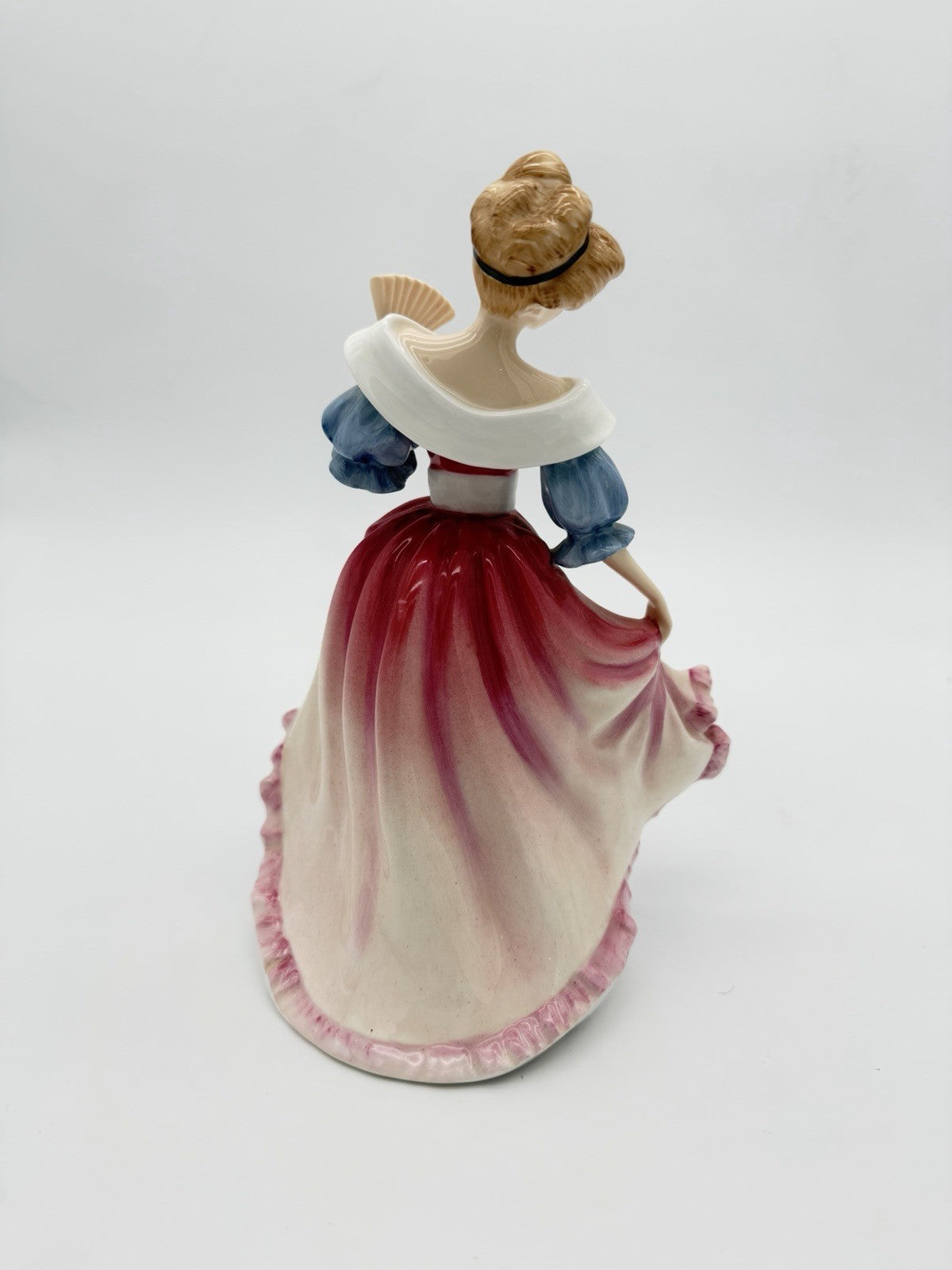 Royal Doulton Porcelain England Amy HN 3316 Yearly Figurine Painted Vintage 8.5”