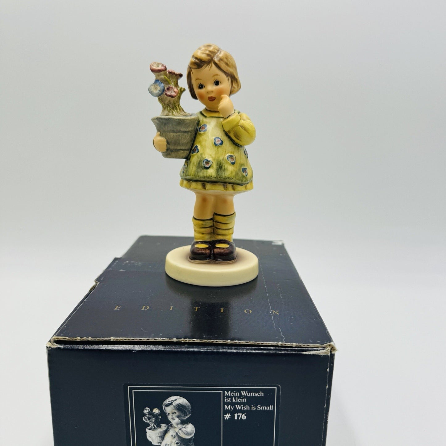 Hummel Goebel My Wish Is Small # 176 Germany Figurine Porcelain Vintage Box COA
