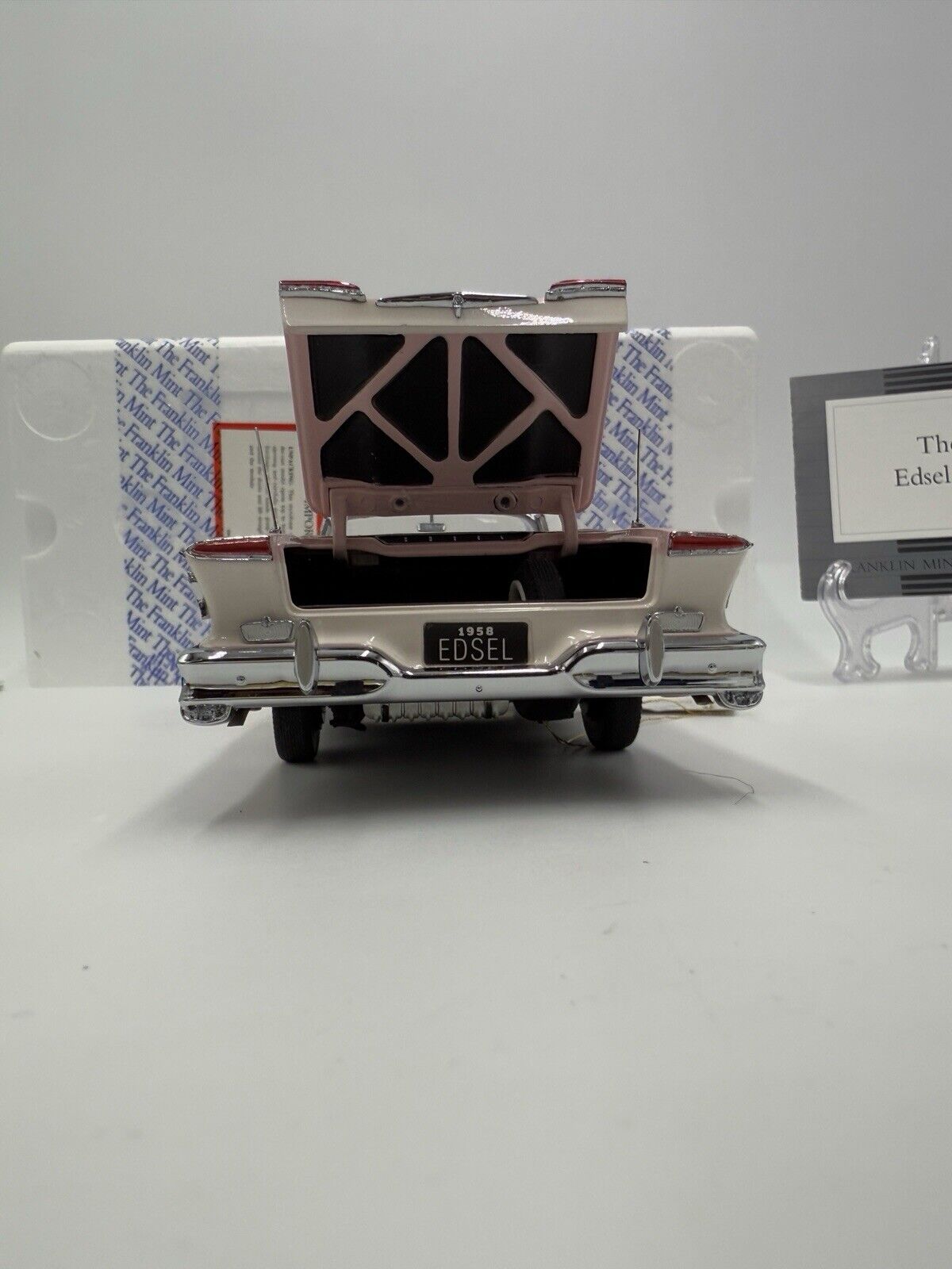 Franklin mint 1958 Ford Edsel Citation convertible 1:24 scale diecast Pink New