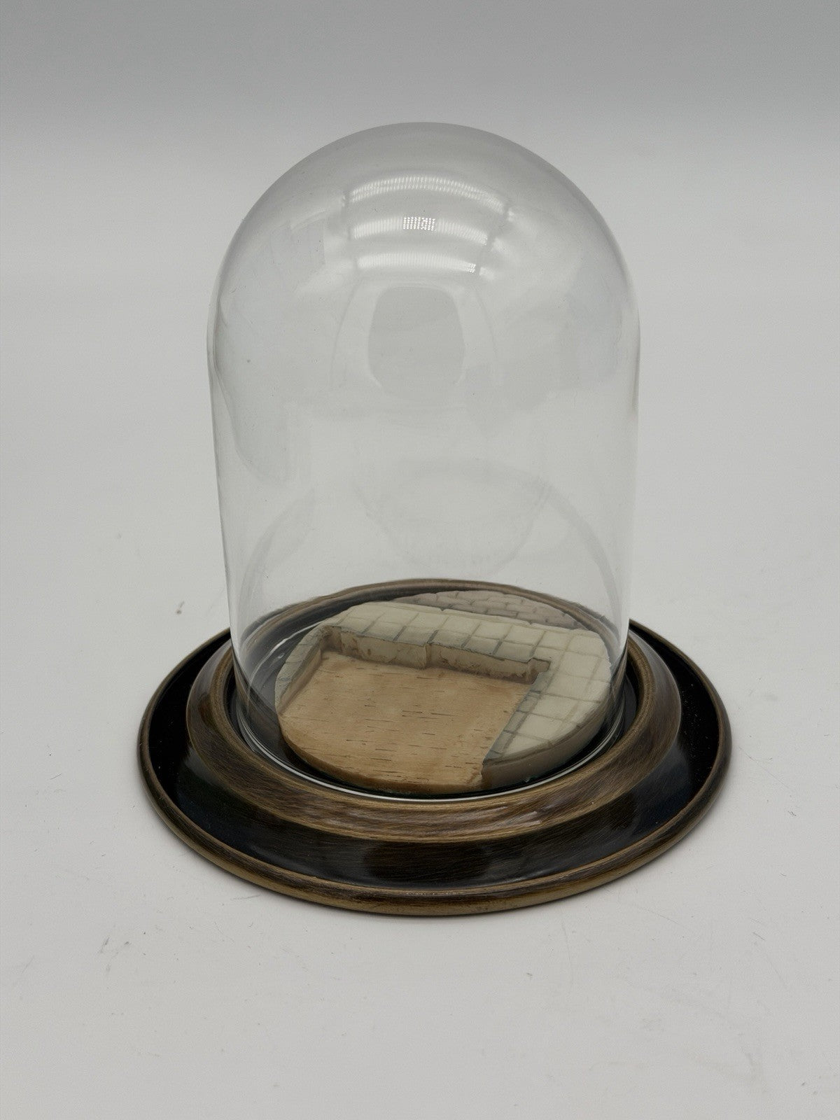 Olszewski Goebel Miniatures 953-D Glass Dome The Solitaire Display