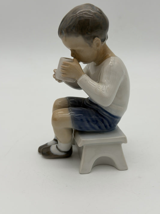 Bing & Grondahl Copenhagen Denmark Victor Boy w/ Coffee # 1713 Figurine Painted