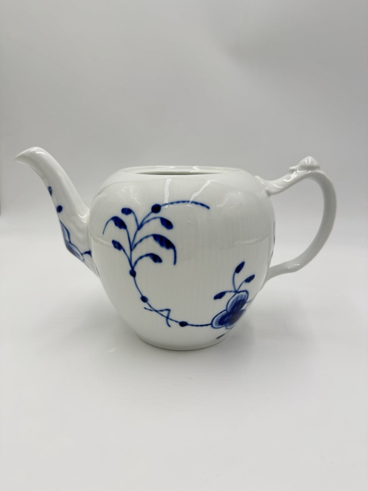 Royal Copenhagen Blue Fluted Mega Teapot CLX # 143 Porcelain Denmark (no Lid)