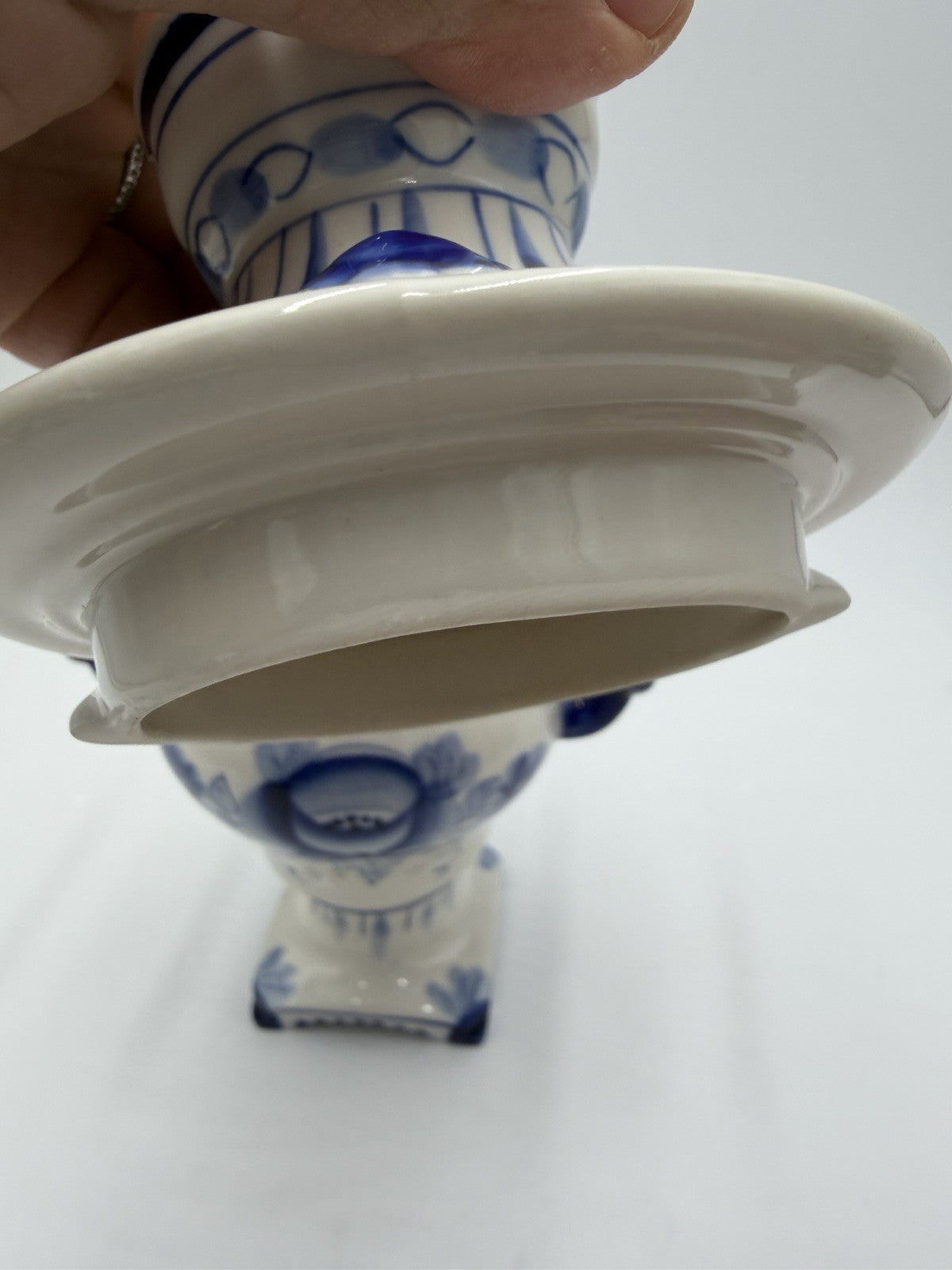 Vtg USSR Porcelain GZHEL Samovar White Blue 8.5” Handmade Tea Urn Floral