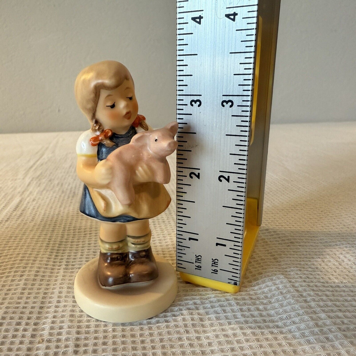 Goebel Hummel PIGTAILS 3.5" Figurine #2052 Membership Year 1999/2000 Germany