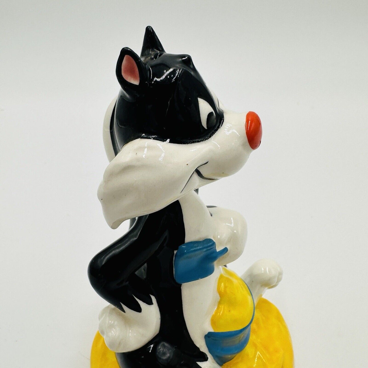 Warner Bros Sylvester Figurine At The Beach Porcelain Ceramic Japan Vintage 1977