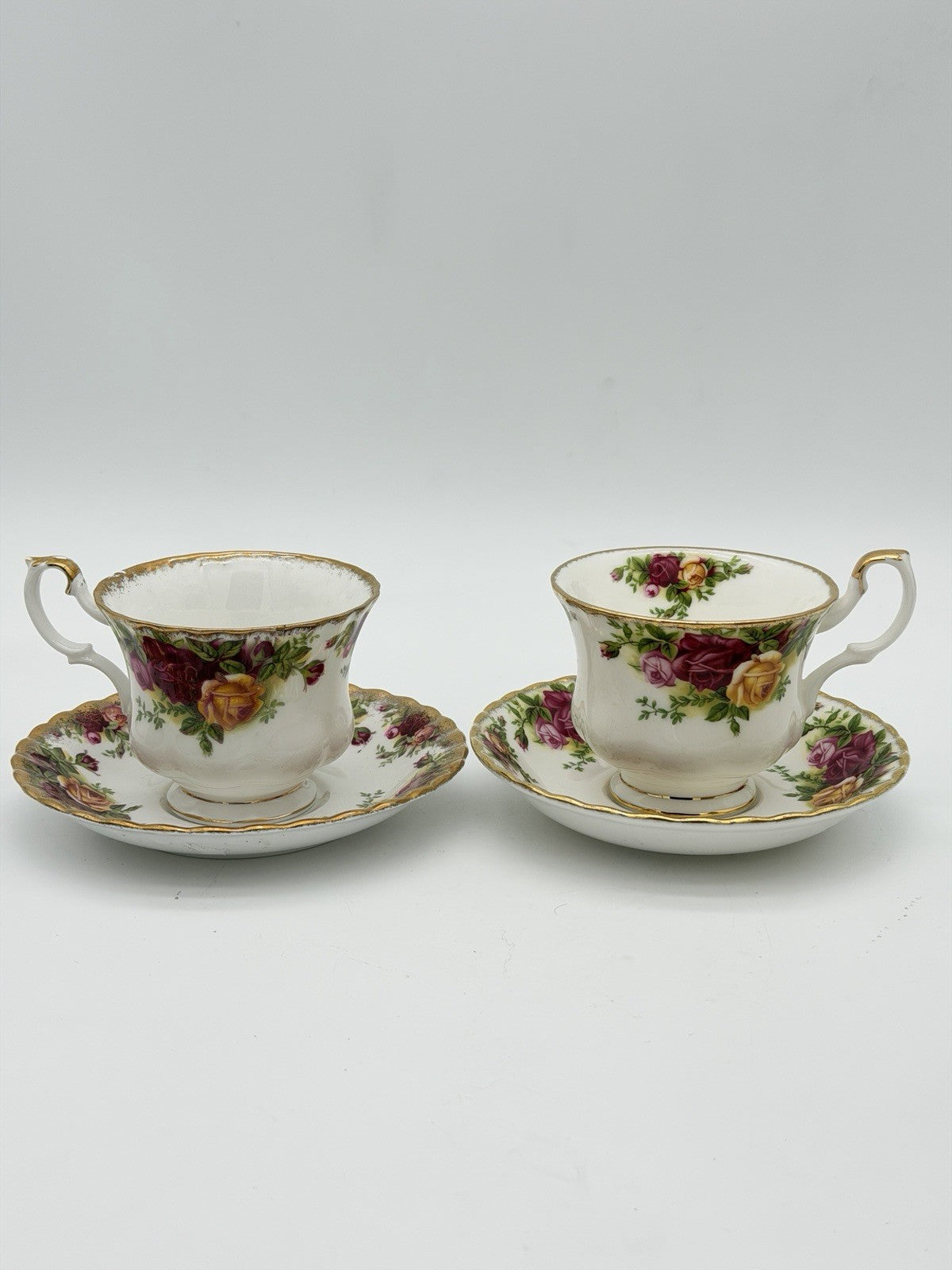 Royal Albert Old Country Roses Bone China Tea Cup & Saucer Set England 4 PCs