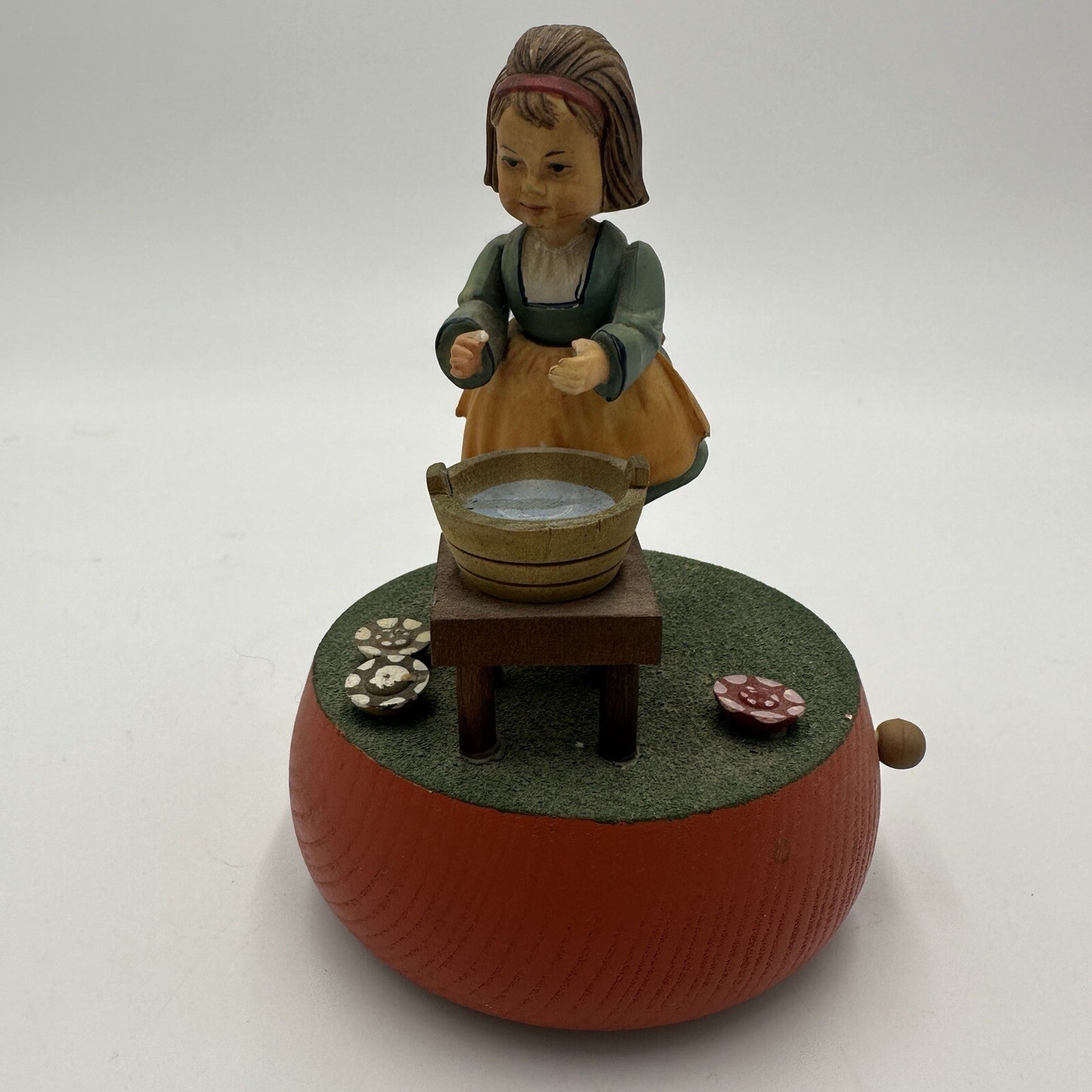 Anri Music Box Plays Raindrops Keep Falling On My Head Girl Washing Laundry