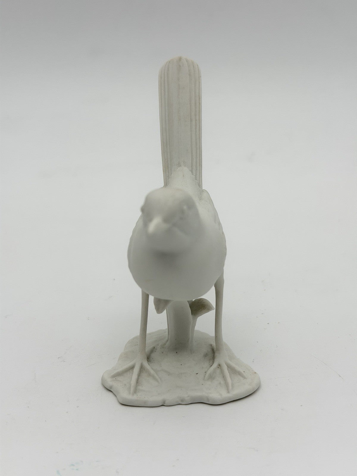 Rare Kaiser porcelain Germany Wagtail White Bisque Bird Figurine 3”H Vintage