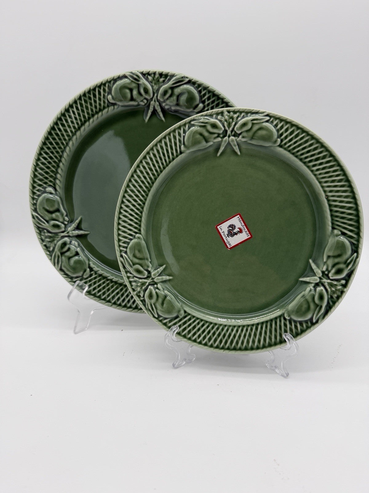 Bordallo Pinheiro Art Pottery Green Embossed Rabbits Bunny Dinner /dessert Plate
