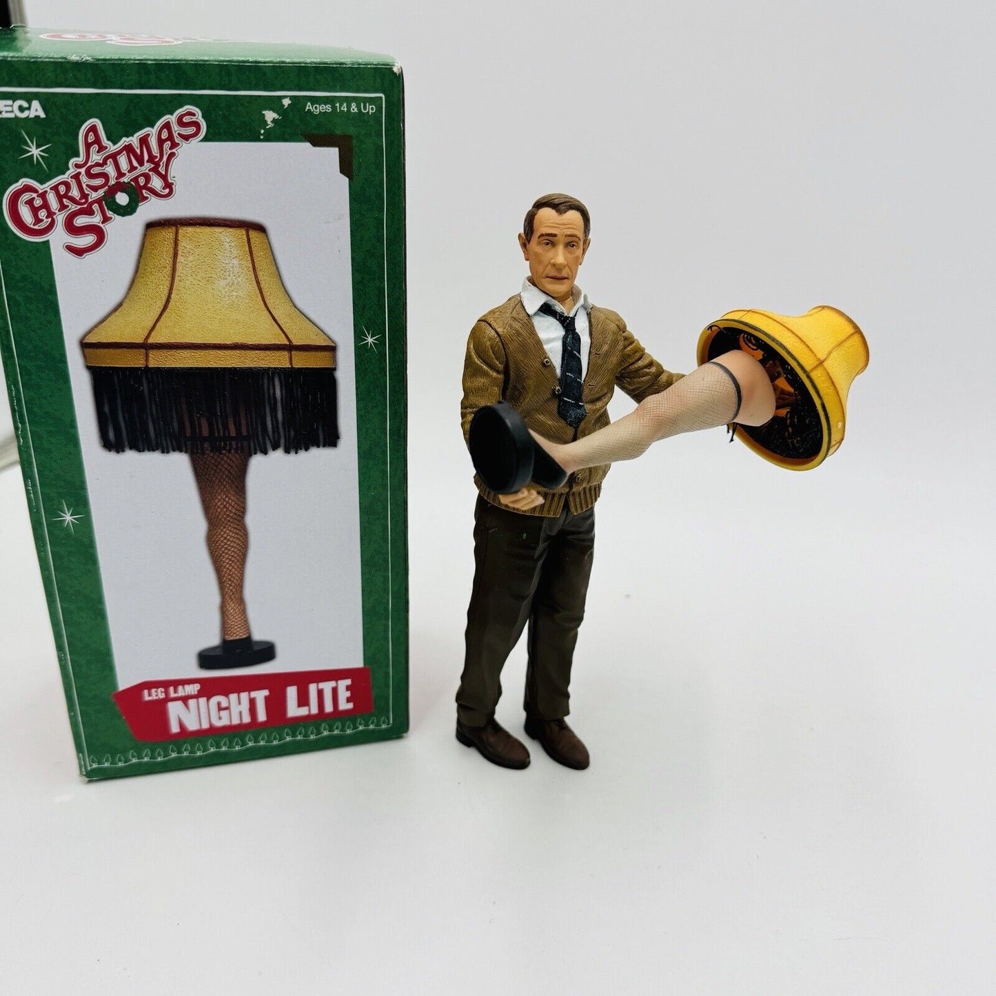 NECA A Christmas Story The Old Man Figure And Toy Leg Lamp 2008