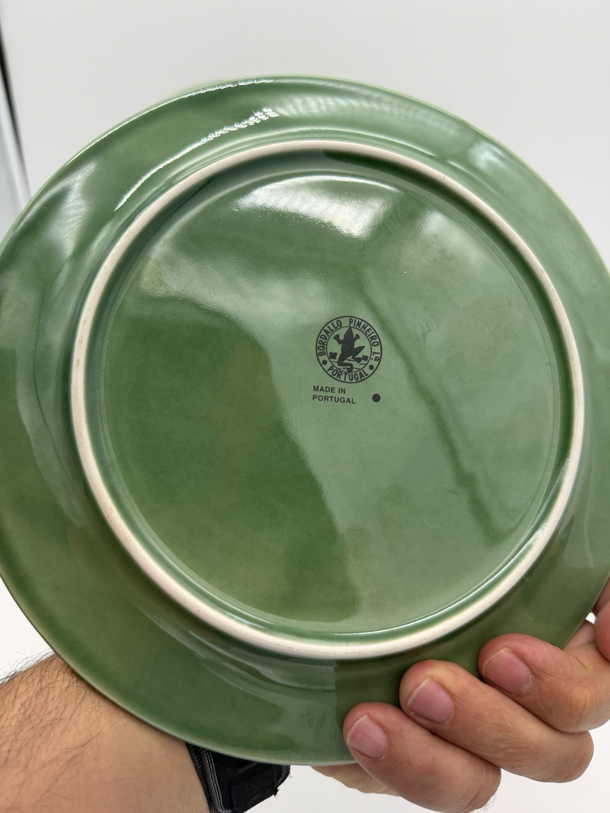 Bordallo Pinheiro Art Pottery Green Embossed Rabbits Bunny Dinner /dessert Plate