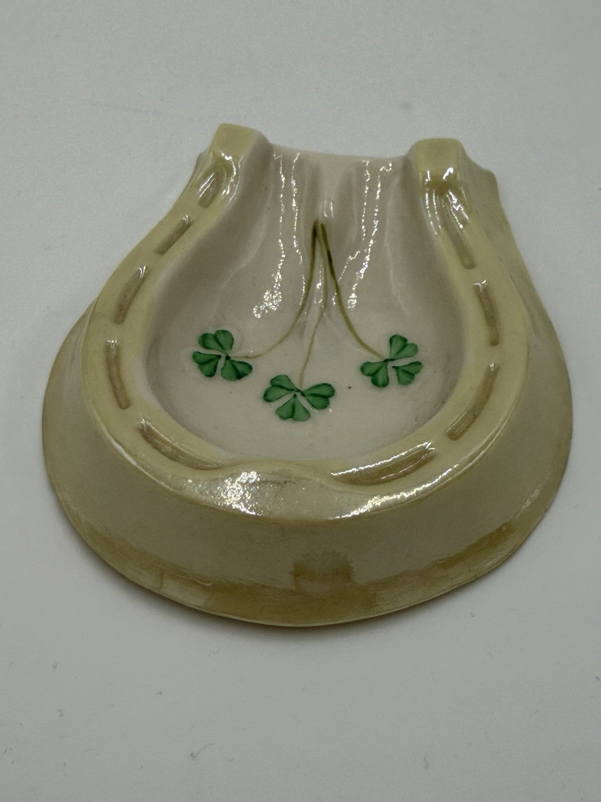 VTG Belleek Porcelain Lucky Horseshoe Spoon Rest / Ashtray / Pipe Rest Shamrocks