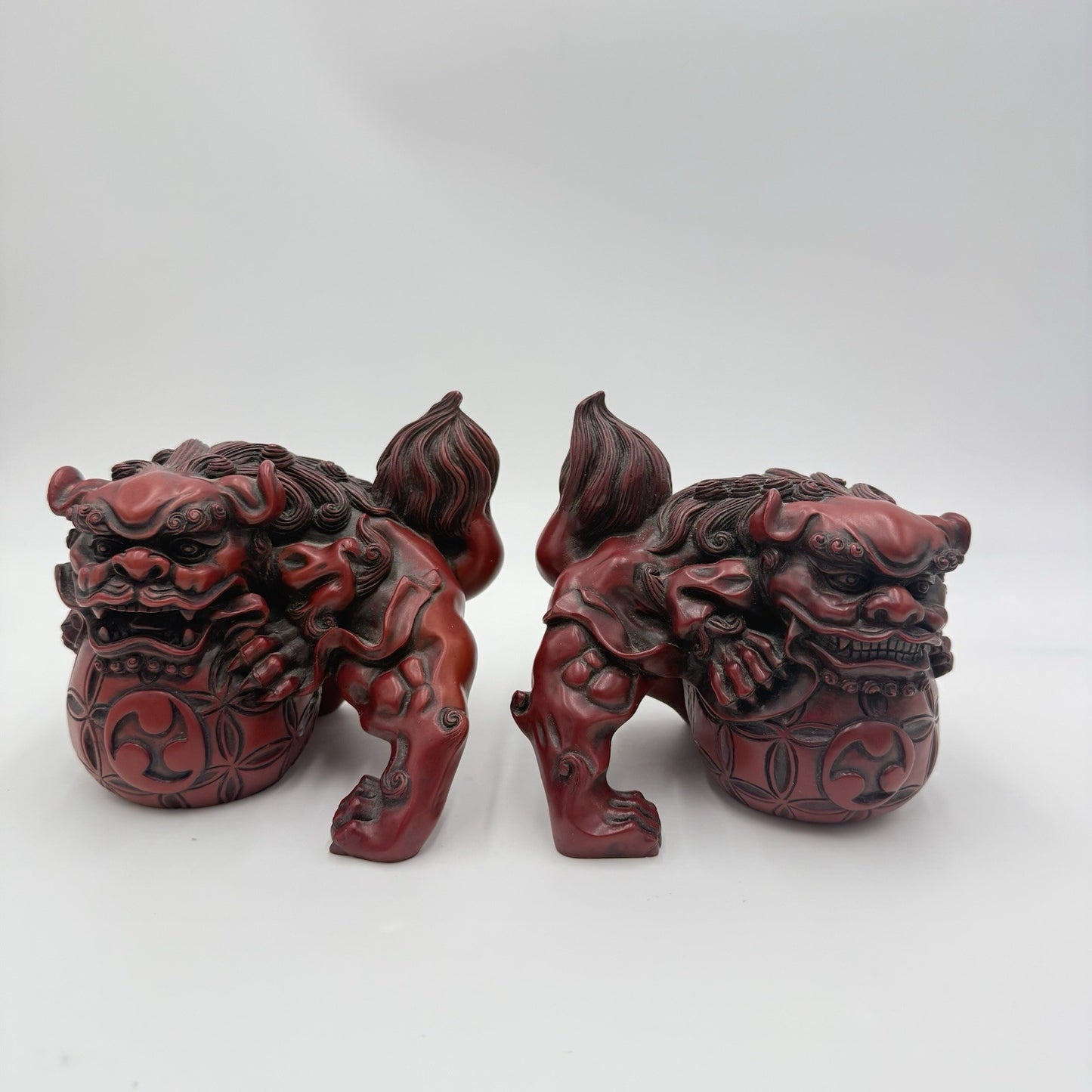20TH Century CHINESE FOO DOGS RESIN CINNABAR Good Luck Bookends Large Figurines