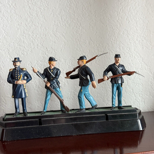 Vintage Blue Box Toys Metal Soldiers Figurines 4 Pieces Set With Stand