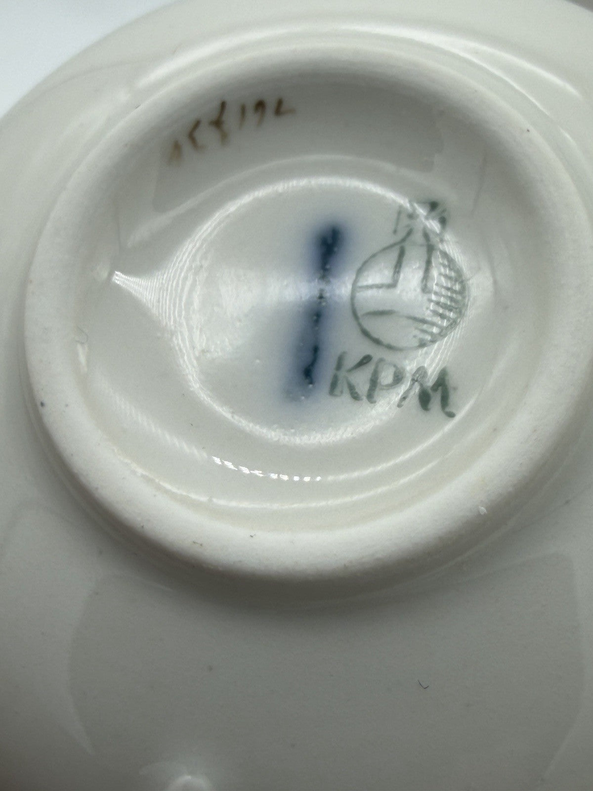 KPM Berlin Porcelain 1850 Demitasse Cups & Saucers White /gold Rim Antique