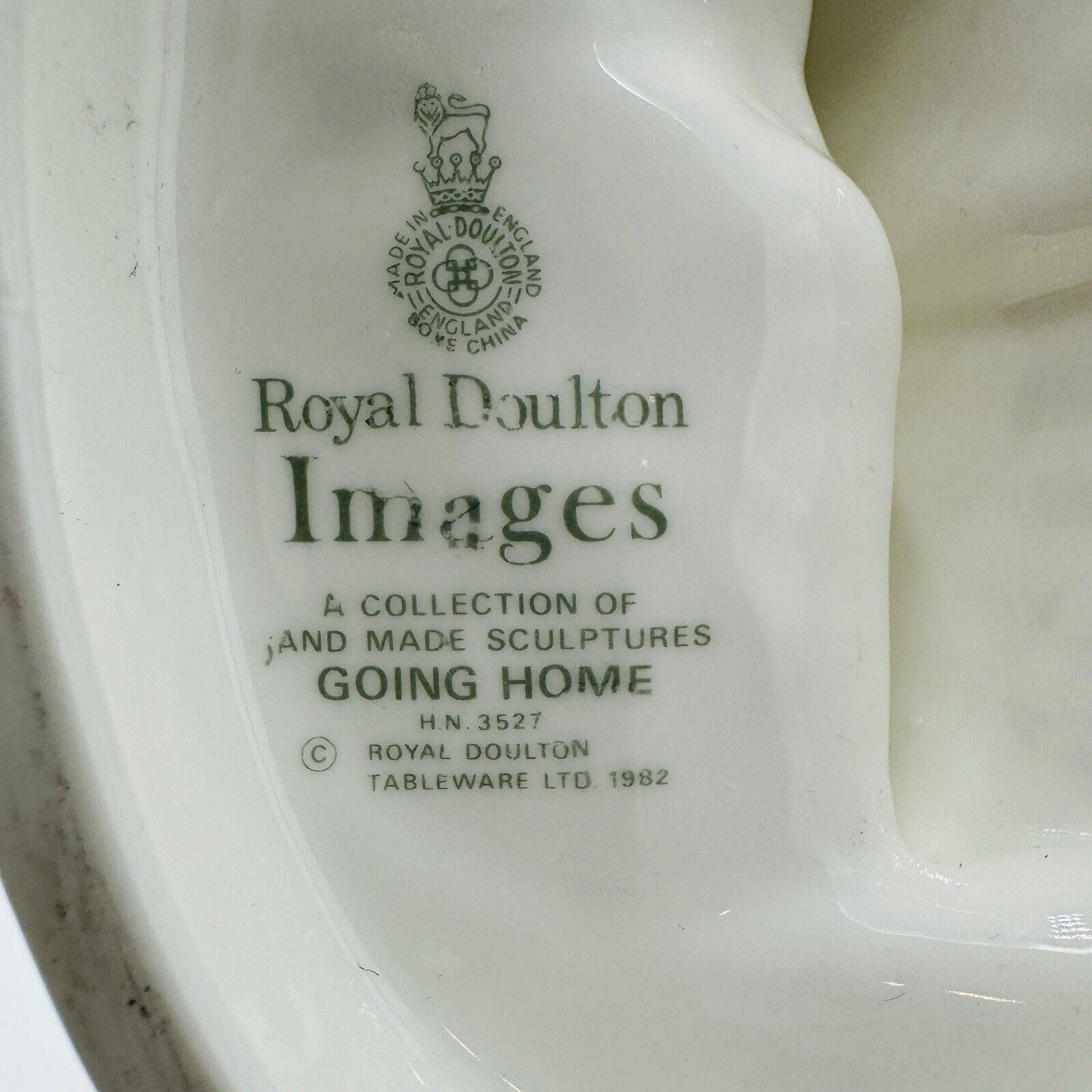 Royal Doulton Images Sculptures Going Home Geese H.N. 3527 TABLEWARE LTD. 1982