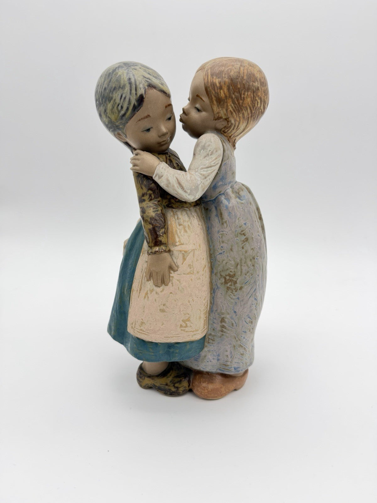 Lladro Spain Porcelain #2086  Little Kiss Painted Gres Finish Figurine 11” Rare