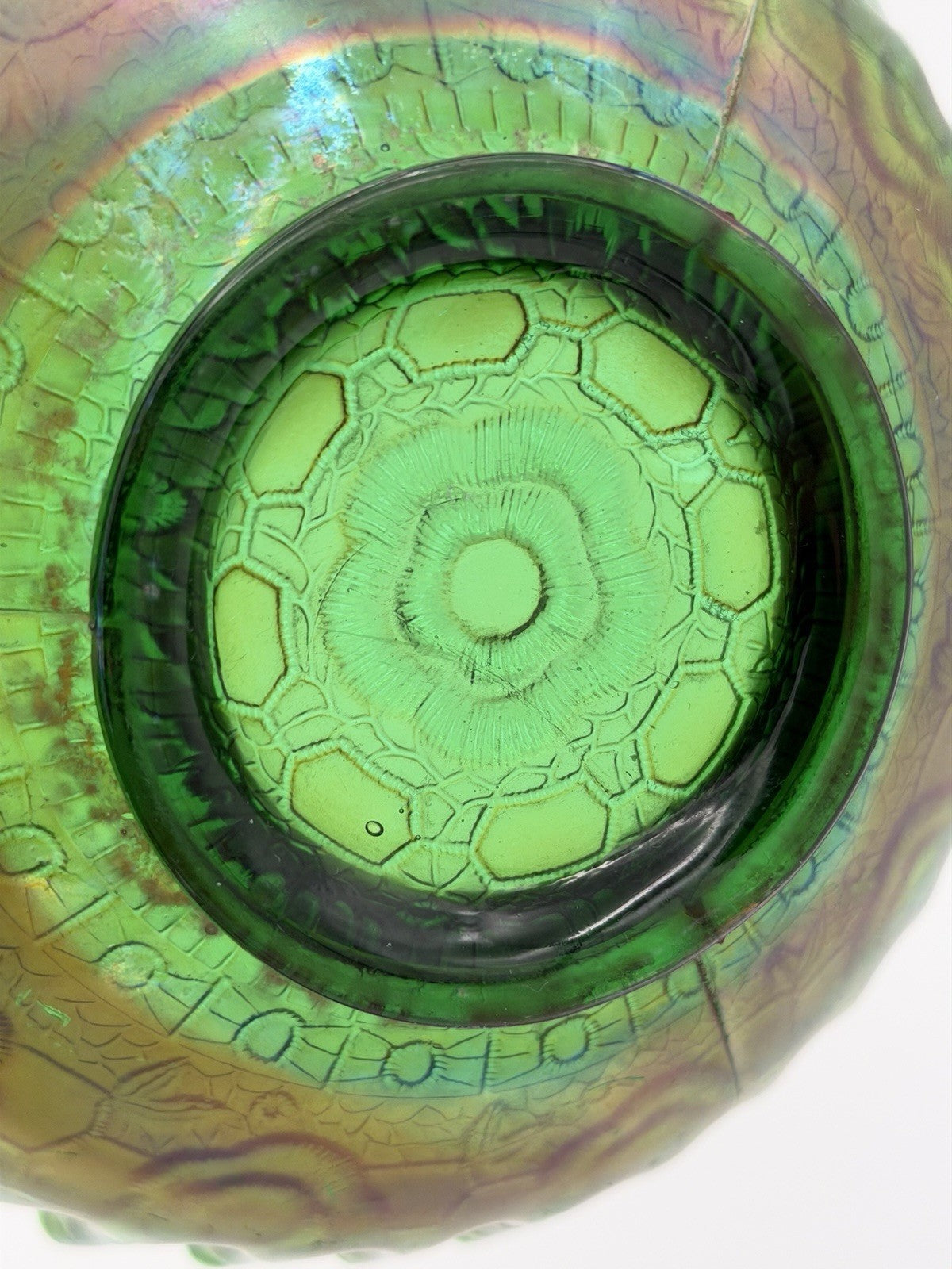 Fenton Art Glass Carnival Green Iridescent Persian Medallion Bowl 2.5”Hx7” Antiq