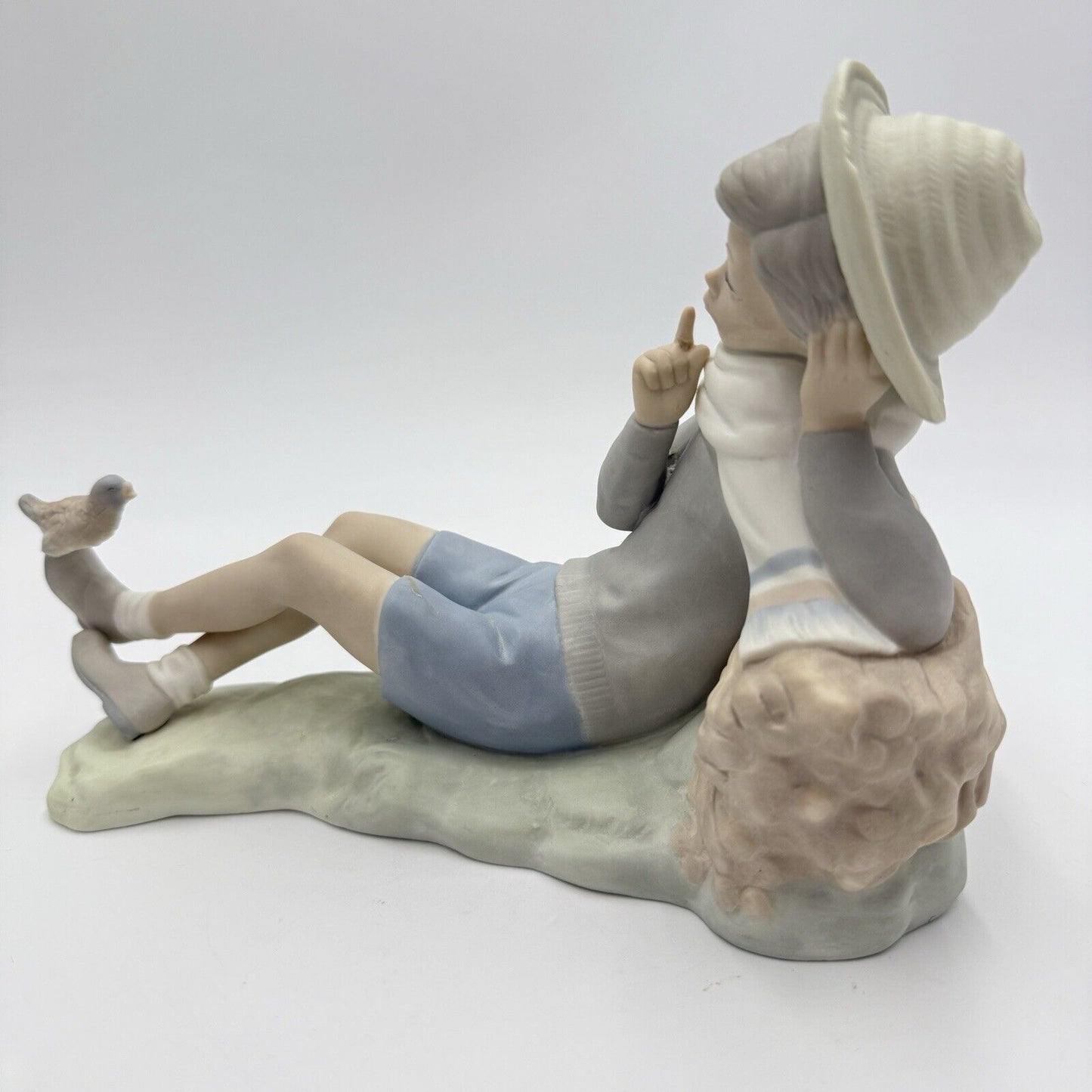 Vtg Lladro Spain Porcelain Sheppard boy with bird on foot #4730 Figurine Matte