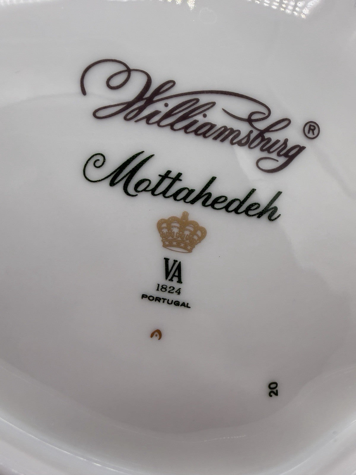 Mottahedeh Williamsburg Porcelain Chelsea Birds  Leaf Bowl Portugal Large Vtg