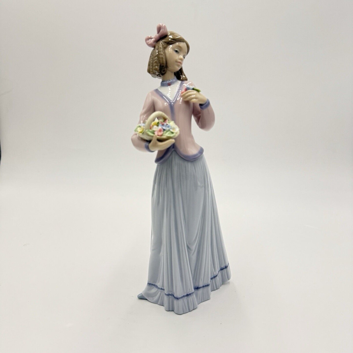 1996 Lladro Figurine 7644 INNOCENCE IN BLOOM 10" Collectors Society Club Mint