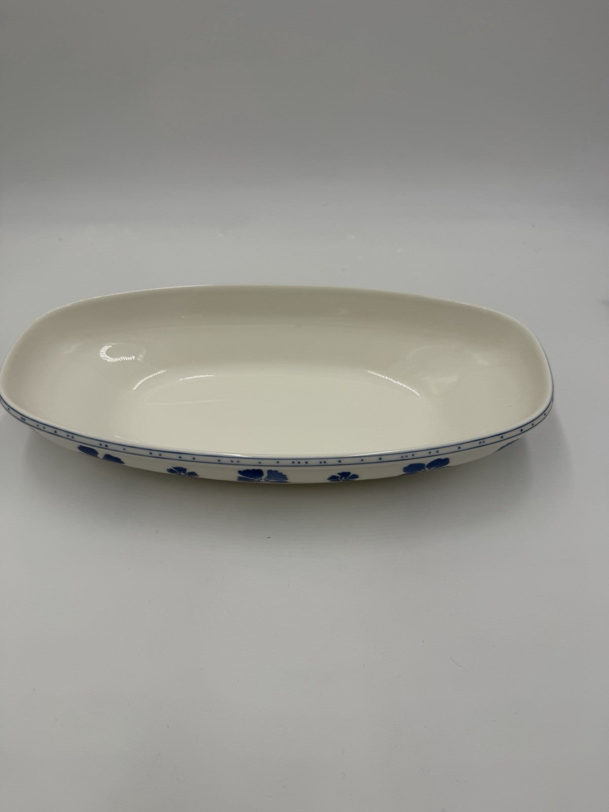 Villeroy & Boch Farmhouse Touch Blue Flowers 12.5 Inch Oval Baker RARE #1748