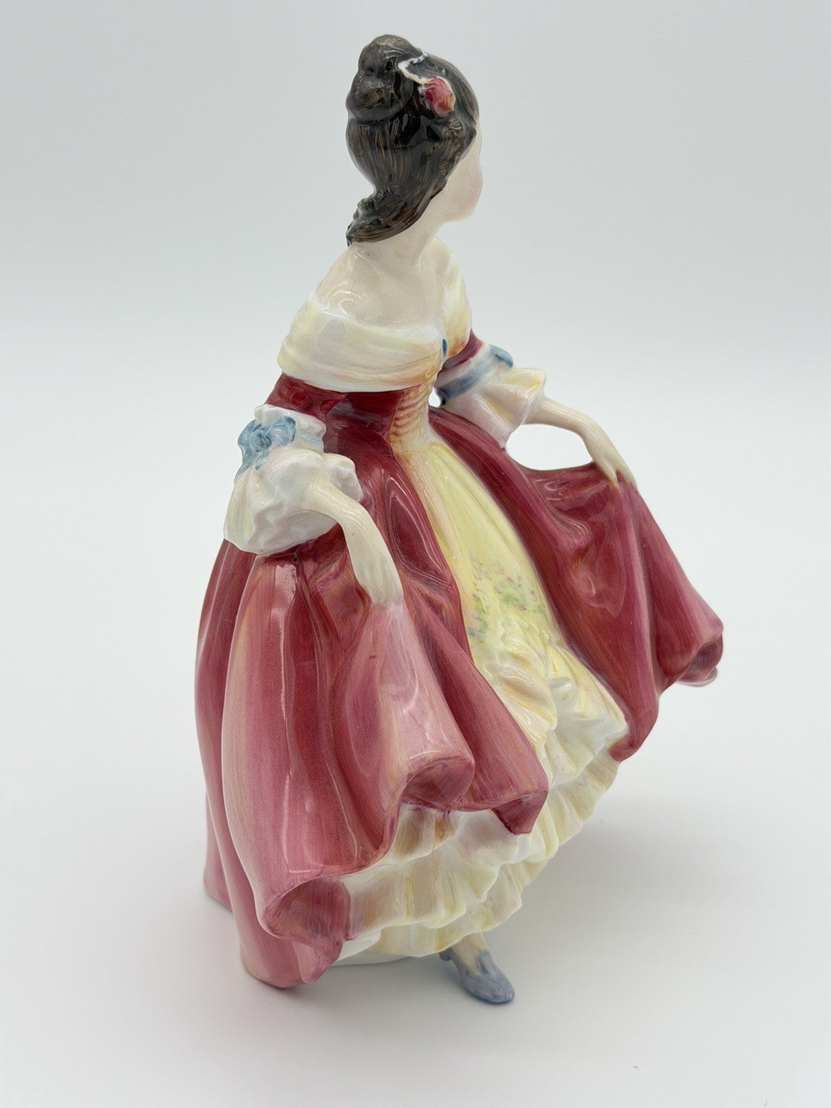 Royal Doulton England Porcelain Southern Belle # 2229 Painted Figurine 8”H Red