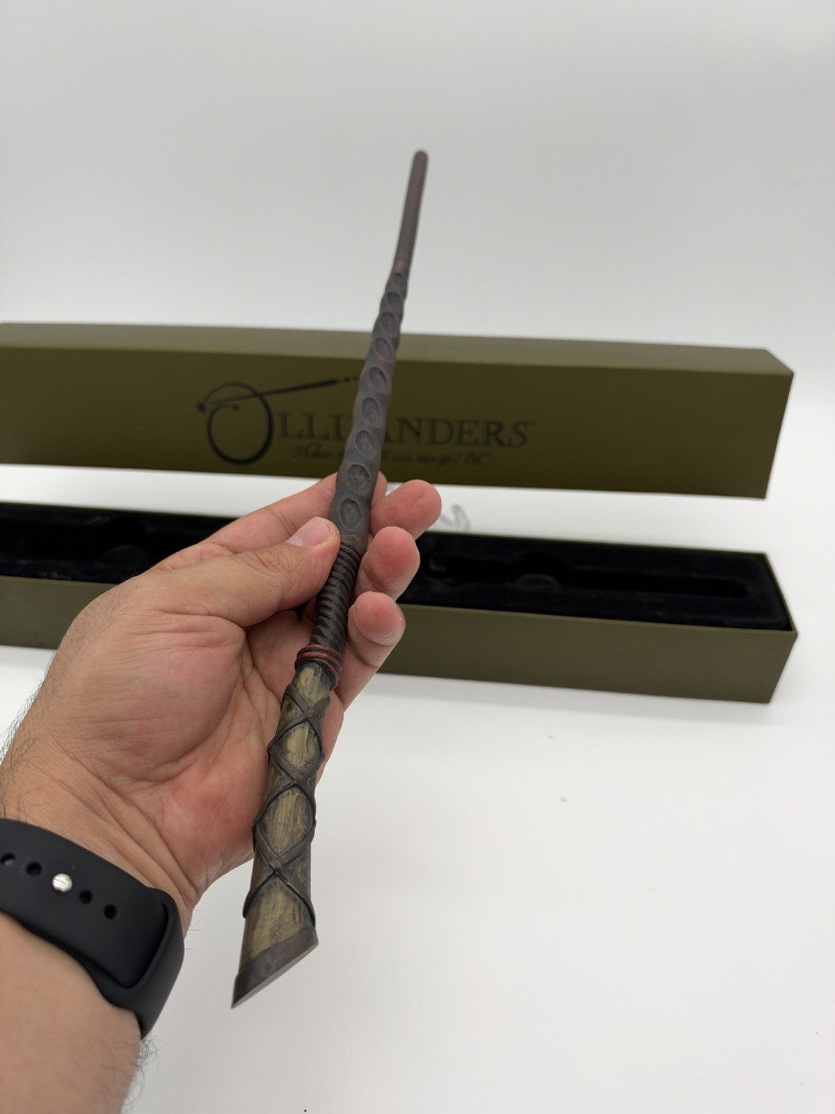 Harry Potter Interactive Ollivanders Holly 8 Wand Universal 15” Wizarding World