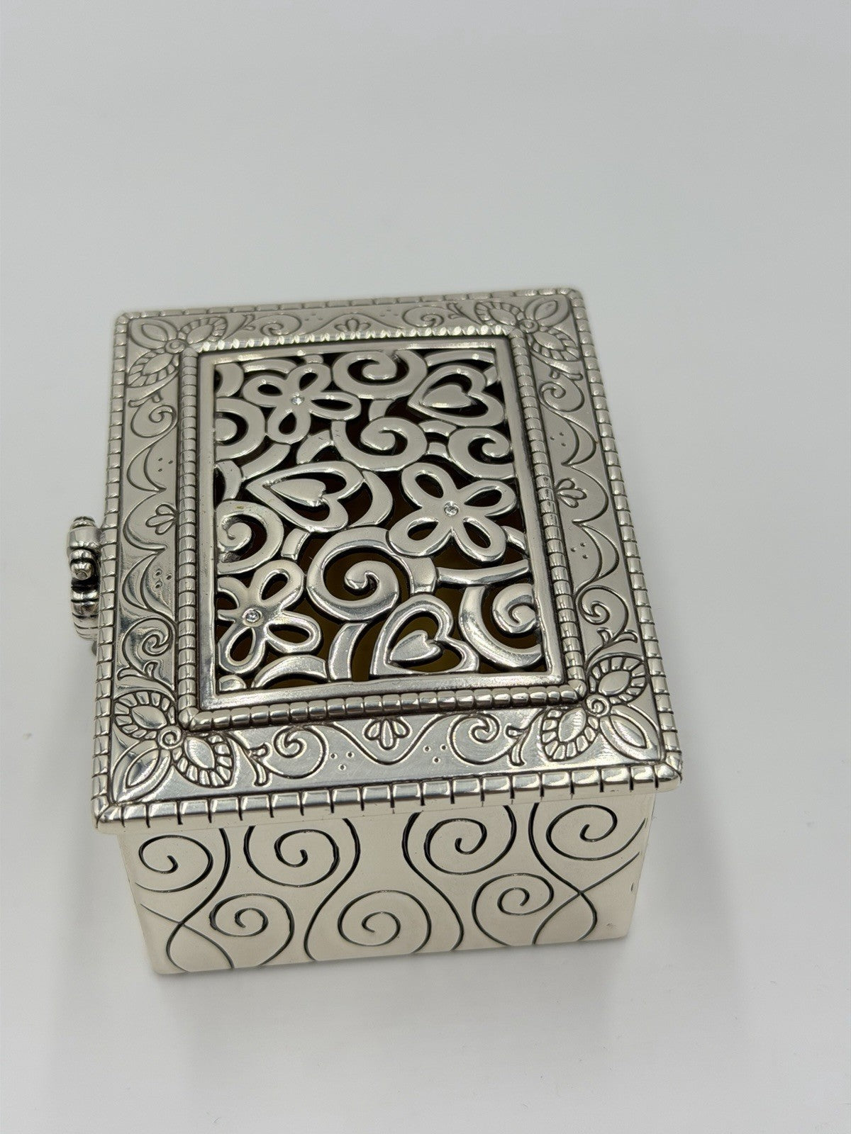 Brighton Lacie Daisy Silver Metal Jewelry Box with Pearl Dangle Enameled Inside