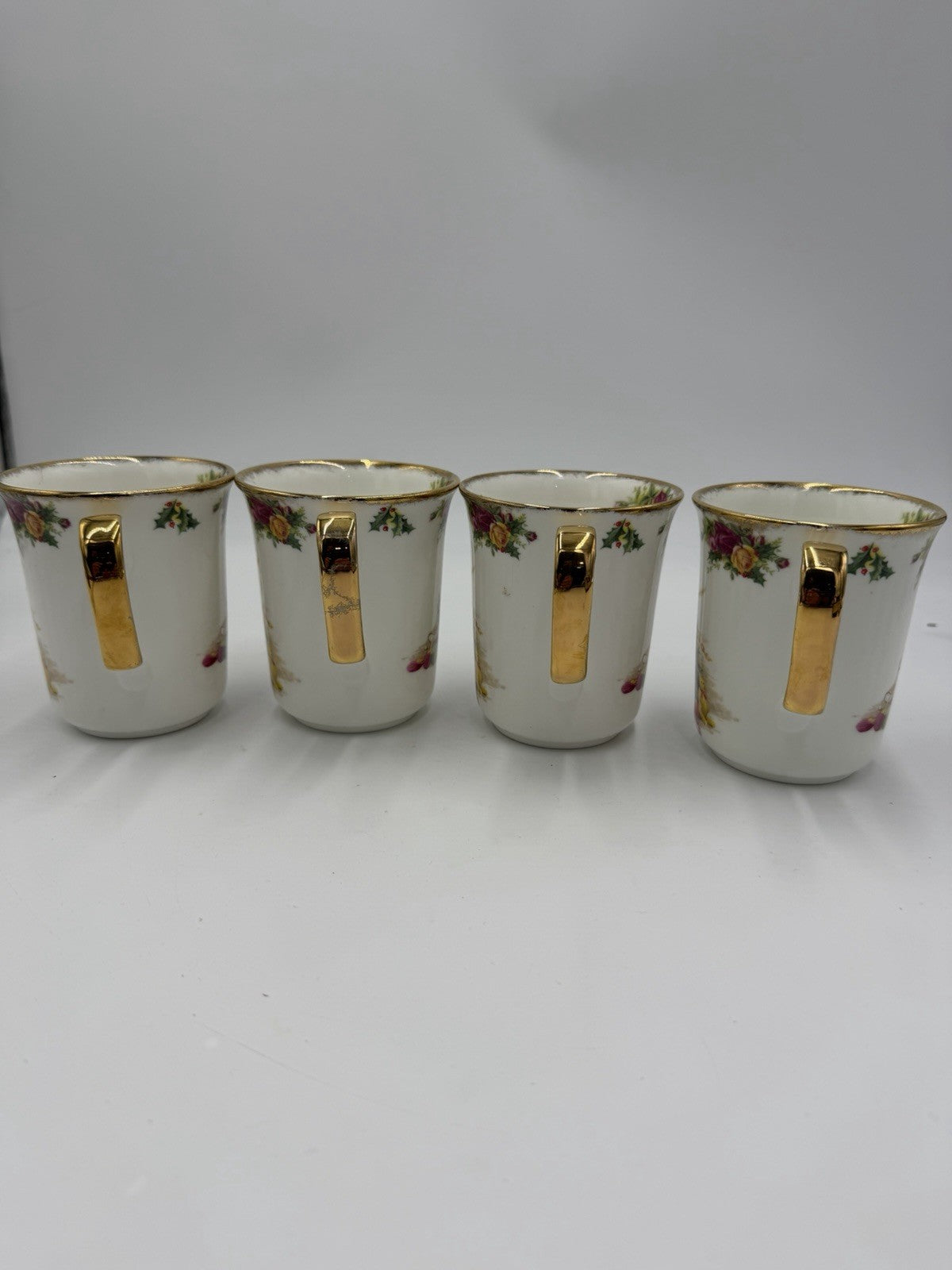 Royal Albert Old Country Roses Christmas Magic Porcelain England Coffee Mugs Set