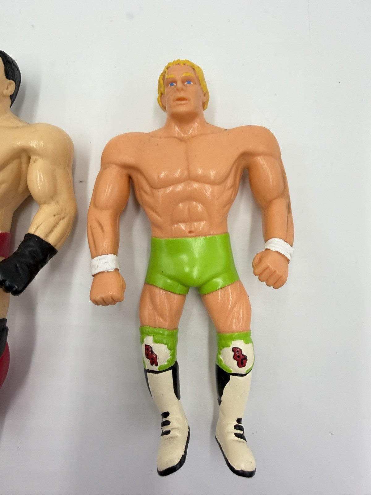 Vintage WWE Titan Sports Billy Gun & Ken Shamrock Bend-Ems action figurines