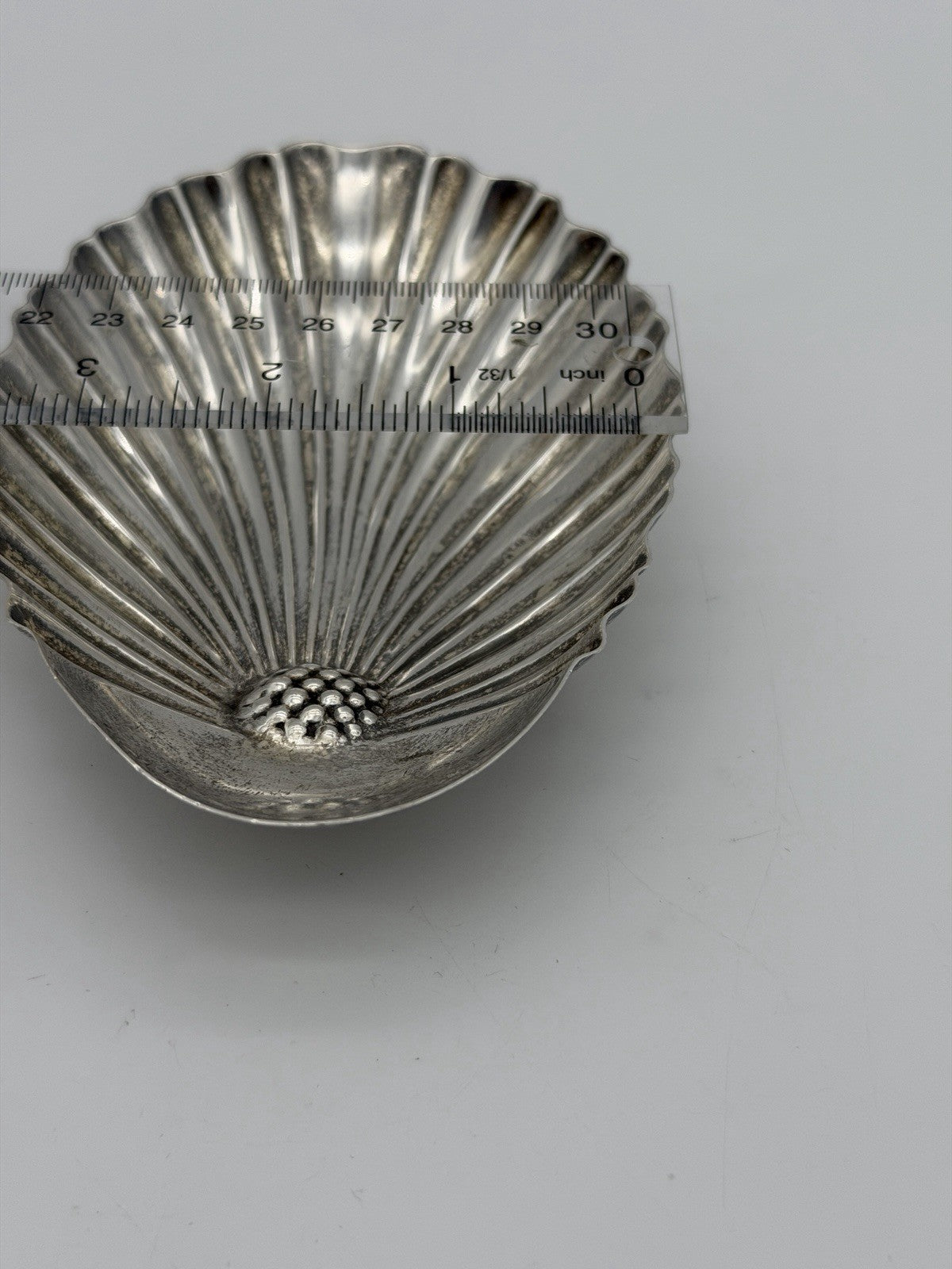 Vintage Manchester Sterling Shell Bon Bon Candy Dish 87 grams No Mono 5 3/4"