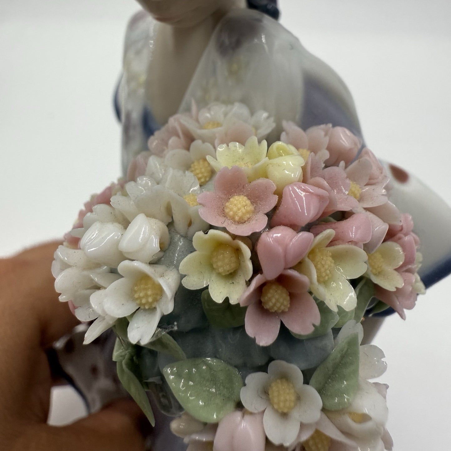 Vintage Lladro Spain FLOR MARIA Girl With Flowers Porcelain Figurine 5490 10”