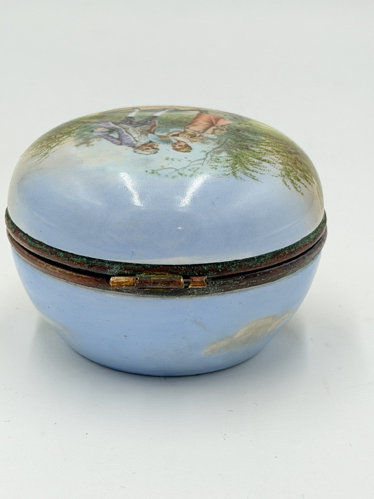 Antique French Victorian porcelain snuff box hand-painted romantic scene
